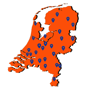 Kaart van Nederland met blauwe locatiepinnen die opleidingslocaties van Heftruckcertificaat.nl aanduiden